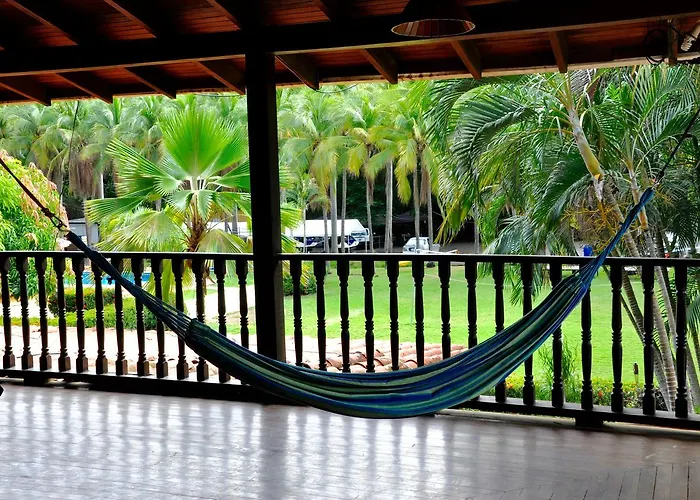 M&m Garden House Hostal