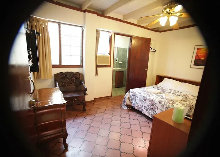Hostal M&m Garden House